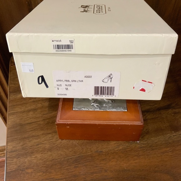 COACH Apryl Nude Nubuck Cut Out Peep Toe Logo‎ Buckle Stilettos NIB - Picture 4 of 14